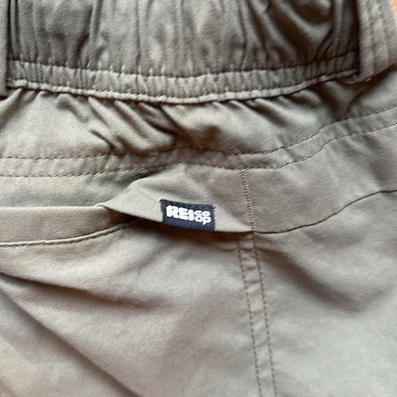 REI Co op convertible hiking pant. - Picture 2 of 7